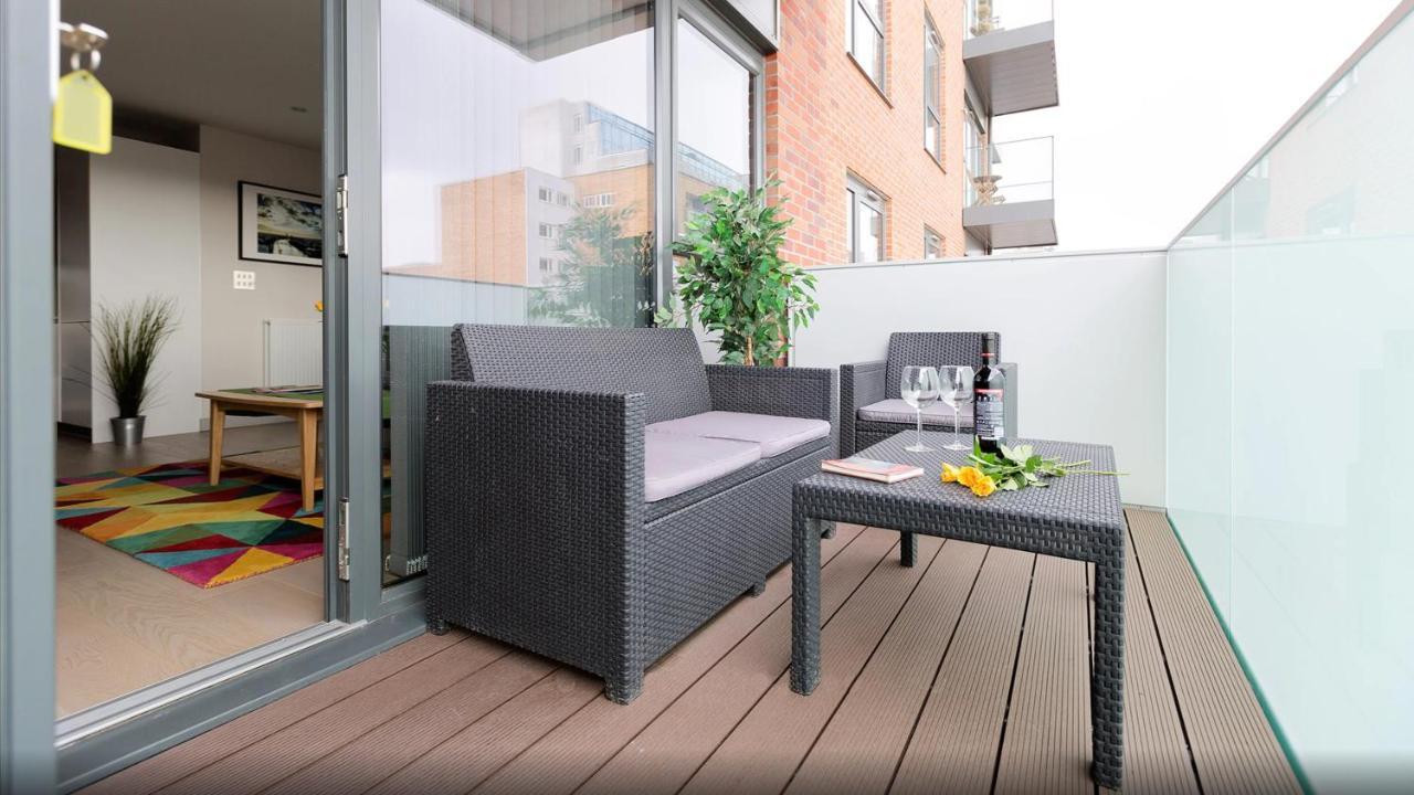 Esquire Apartments Ealing Londen Buitenkant foto